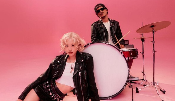 Review Makna Lagu APT. Rosé & Bruno Mars: Pesta dan Bebas