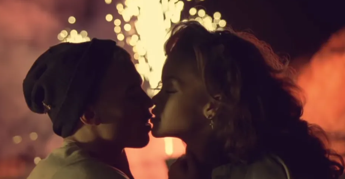 Makna Lagu We Found Love – Rihanna